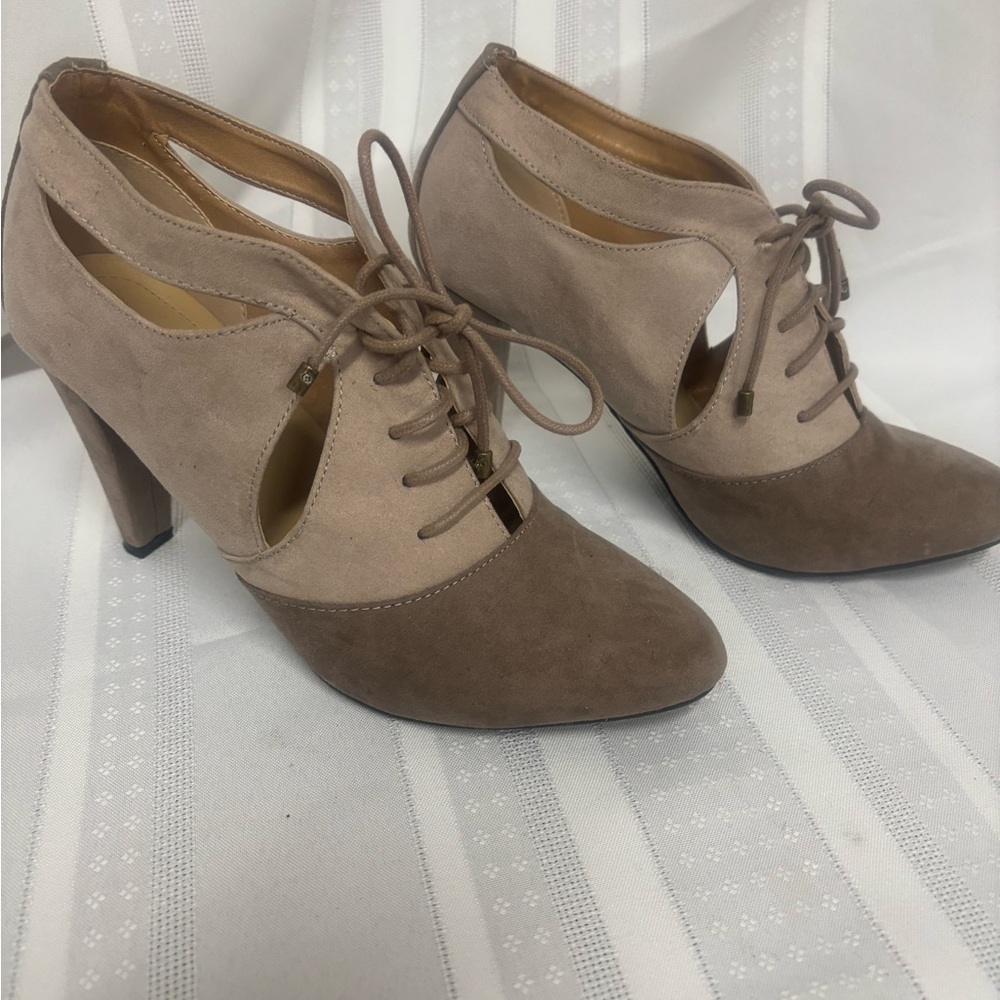 Tan Heels Shoes with elegant design and comfortable fit